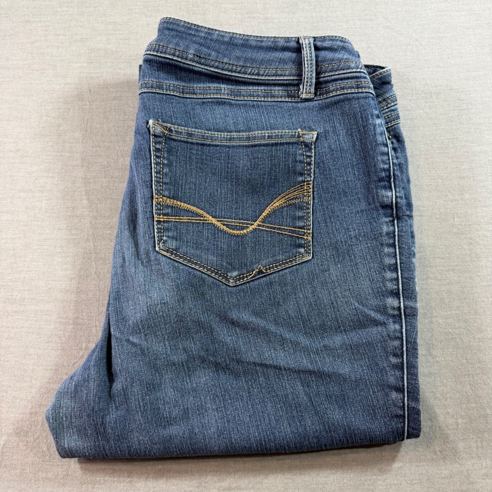 Wrangler‎ Signature Fit Bootcut Jeans Womens 14 Petite Blue Good Stretch Denim